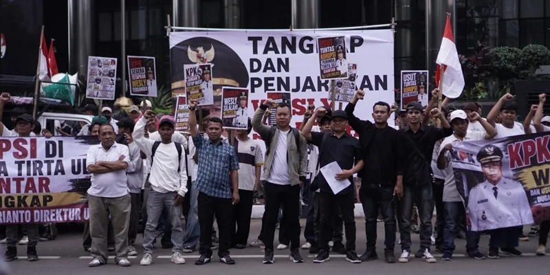 Gedor Gedung KPK, Ratusan Massa Tuntut Wali Kota Pematangsiantar Wesly Silalahi Diperiksa