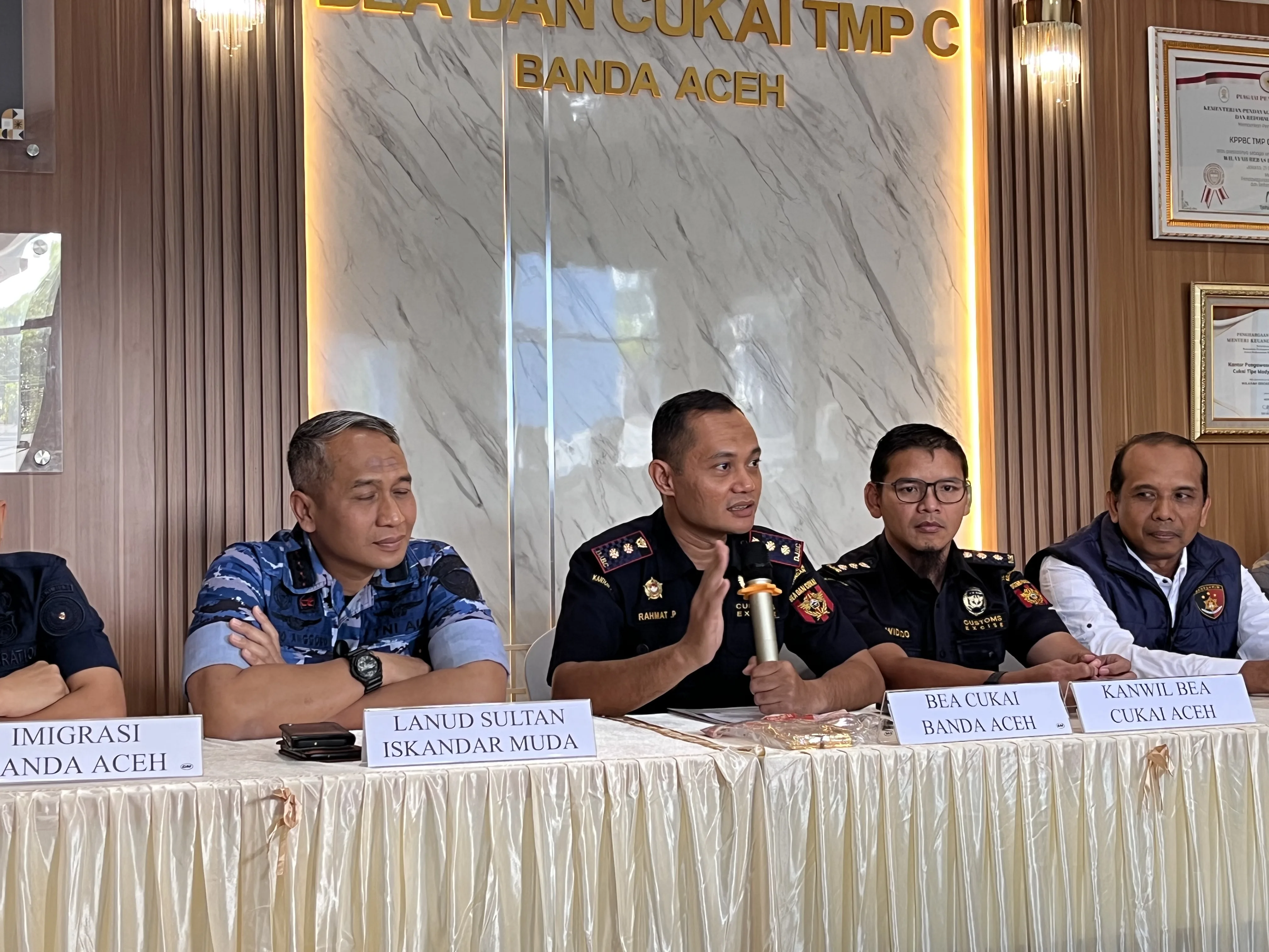 Penyelundupan Emas Hampir 3 Kilogram ke Malaysia Oleh WNA di Gagalkan