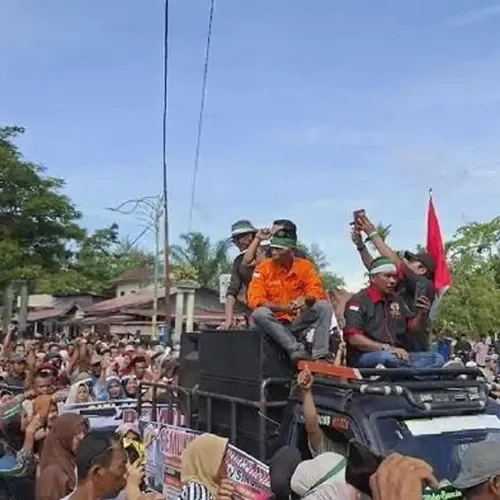 Ratusan Warga Aceh Singkil Demo Bupati, Tuntut Pencairan Jadup