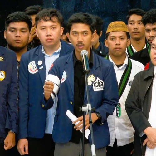 DPR Klaim Program MBG Bisa Hemat Rp 70 Triliun Saat Temui Mahasiswa di Senayan